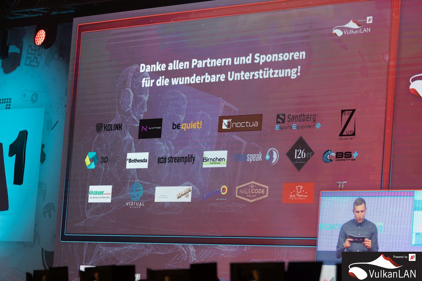 VulkanLAN2022 20221028 (c)dunkellicht photo 344 0073 Eröffnung Nennung Sponsoren