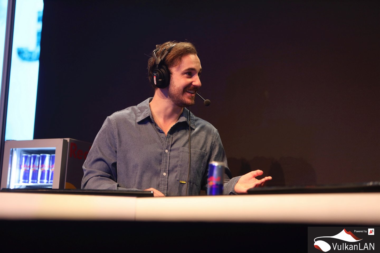 VulkanLAN2022 20221029 (c)dunkellicht photo 110 0139 A1 TFT Caster