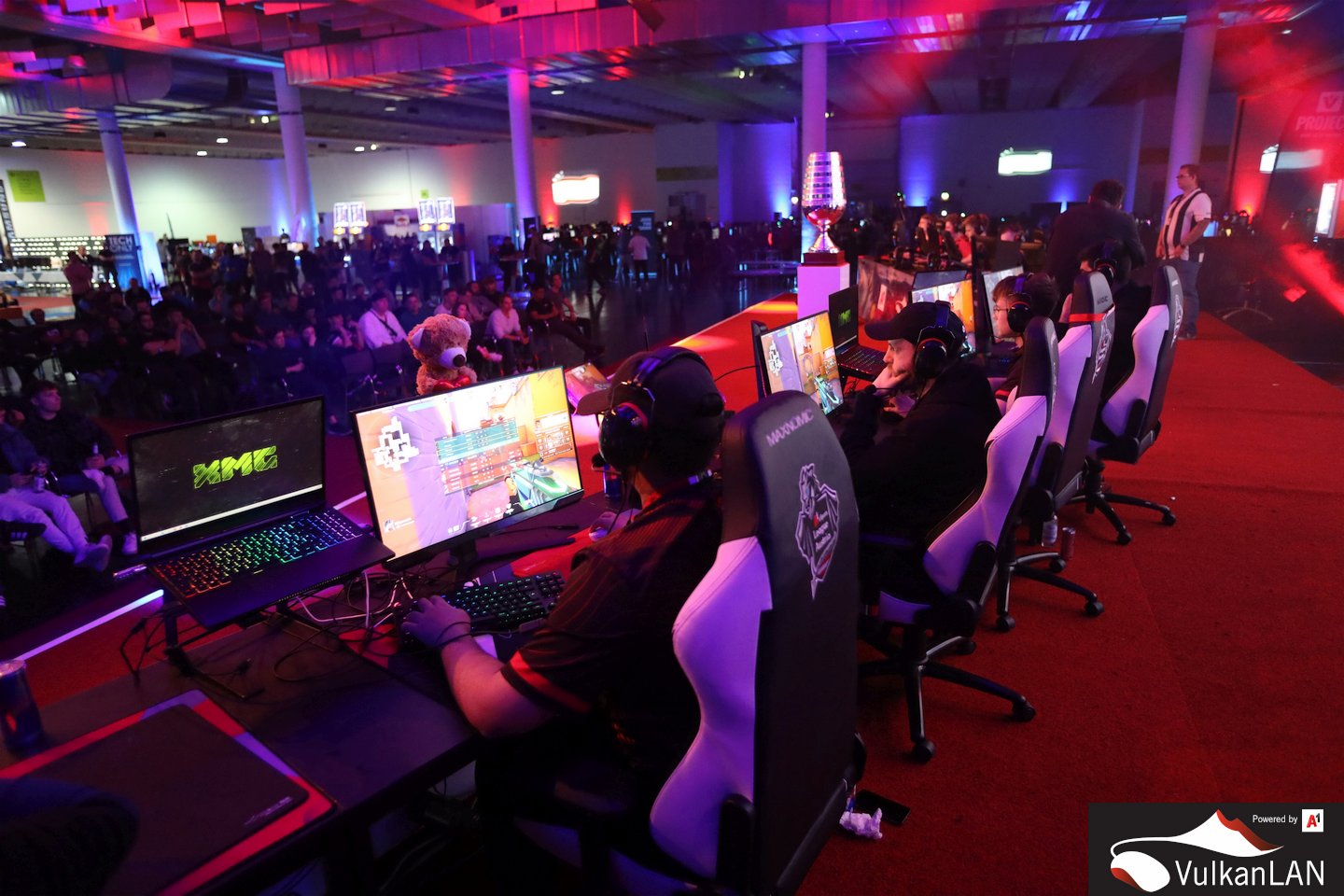 VulkanLAN2022 20221029 (c)dunkellicht photo 1283 0360 A1 eSports VALORANT Cup Finale Unicorns of Love VS Into the Breach