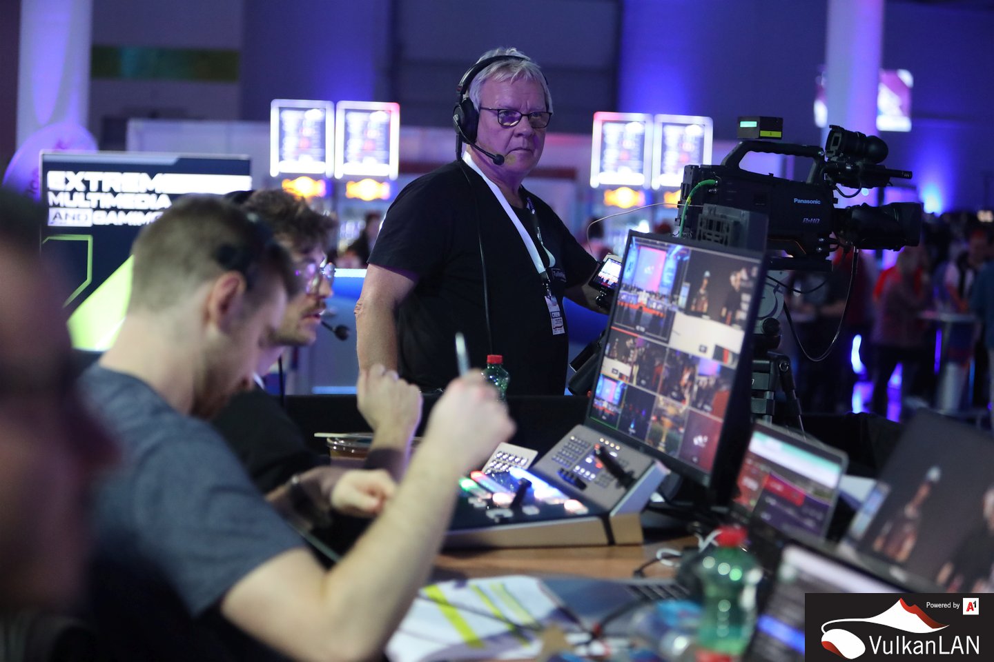 VulkanLAN2022 20221028 (c)dunkellicht 827 regie